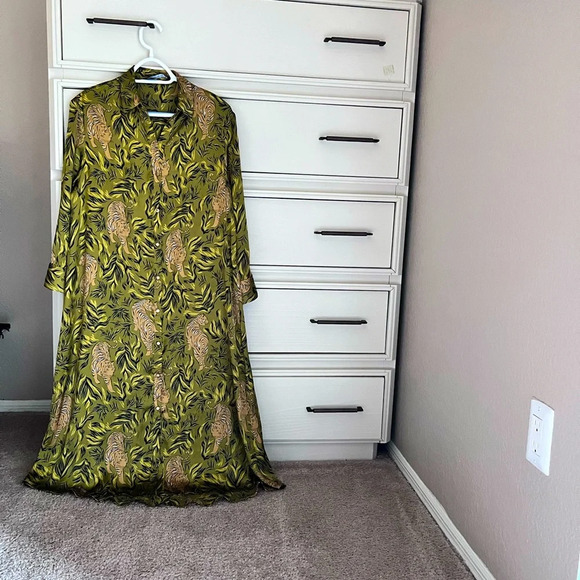Zara 3/4 sleeves Tiger Print Olive green dress/belt size XS EUC💕PRICE FIRMED 💕 - Picture 1 of 4